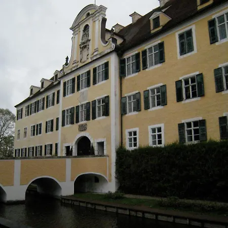 Wohnen Am Wasserschloss Sandizell בית הארחה שרובנהאוזן