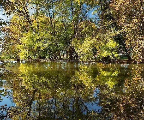 게스트하우스 Wohnen Am Wasserschloss Sandizell